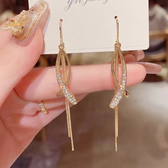 New 18k gold plated earrings - Picture 1 of 5